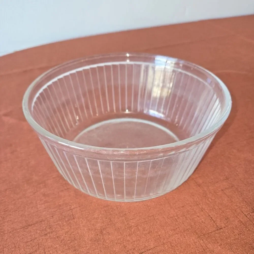 PYREX Clear Ribbed Pressed Glass Bowl 8